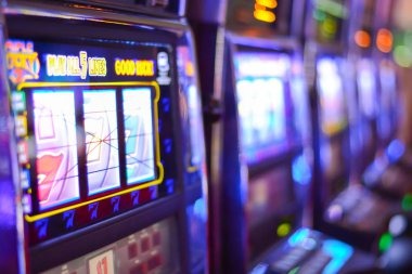 idntoto Pragmatic Play roulette live table with dealer and betting interface